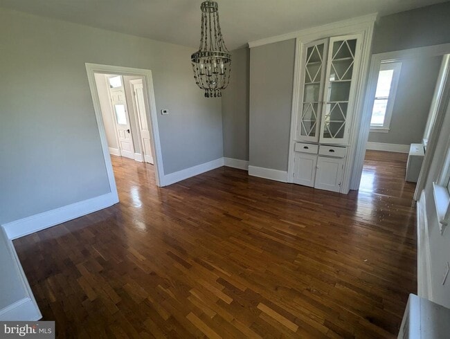 Building Photo - 801 E Moler Ave