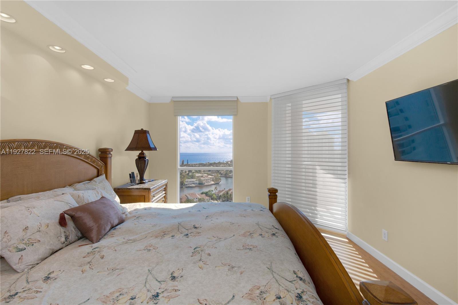 Building Photo - 21055 Yacht Club Dr