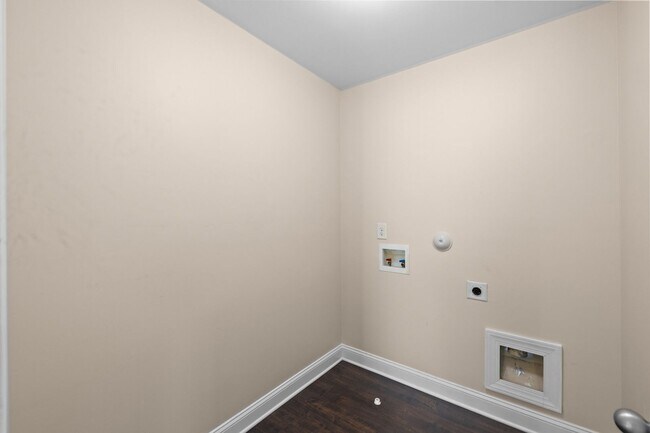 Building Photo - ***Beautiful Knightdale 4/2.5 W/ Private Pool***