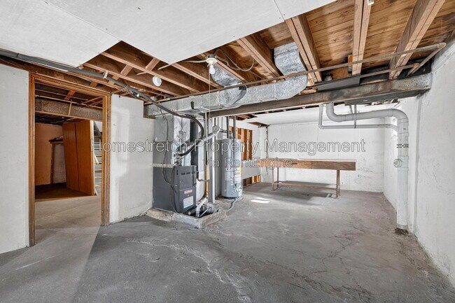 Building Photo - 575 Glorose Dr