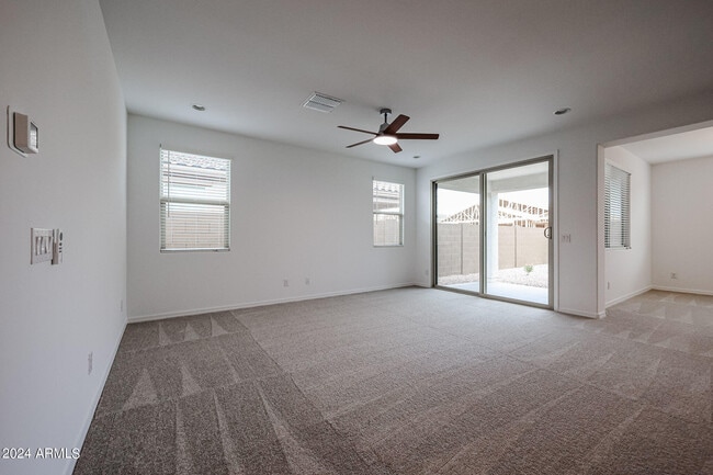 Building Photo - 8752 W Medlock Dr