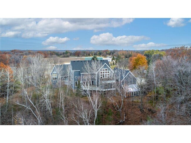 Building Photo - 1560 Bluff Creek Dr