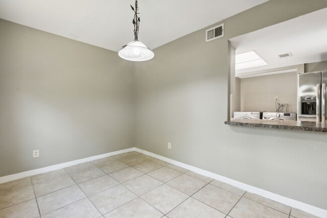 Building Photo - 2433 Barley Club Dr