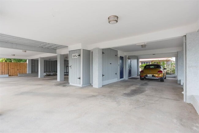 Building Photo - 3604 E Maritana Dr