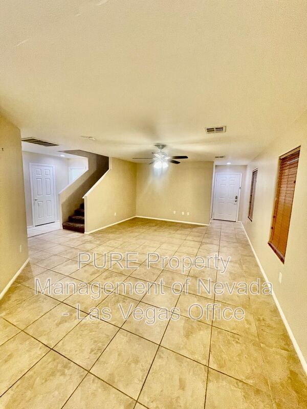Building Photo - 3528 Laguna Veneta Ave