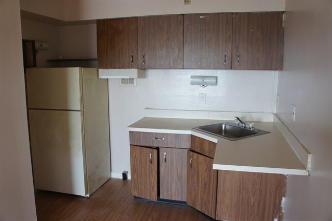 Interior Photo - Diplomat Apartments