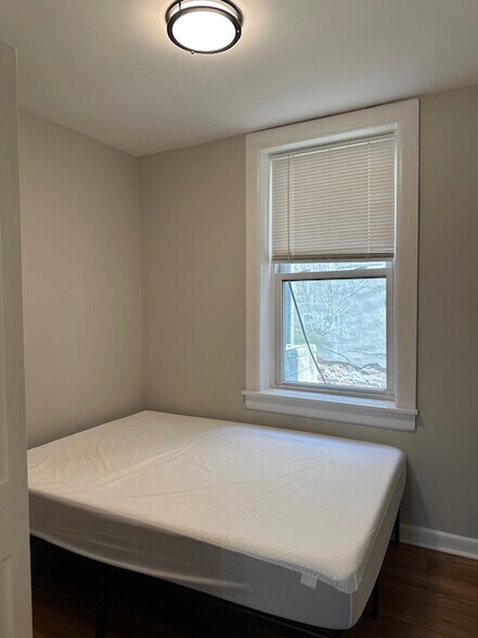 Building Photo - 129 Endicott St