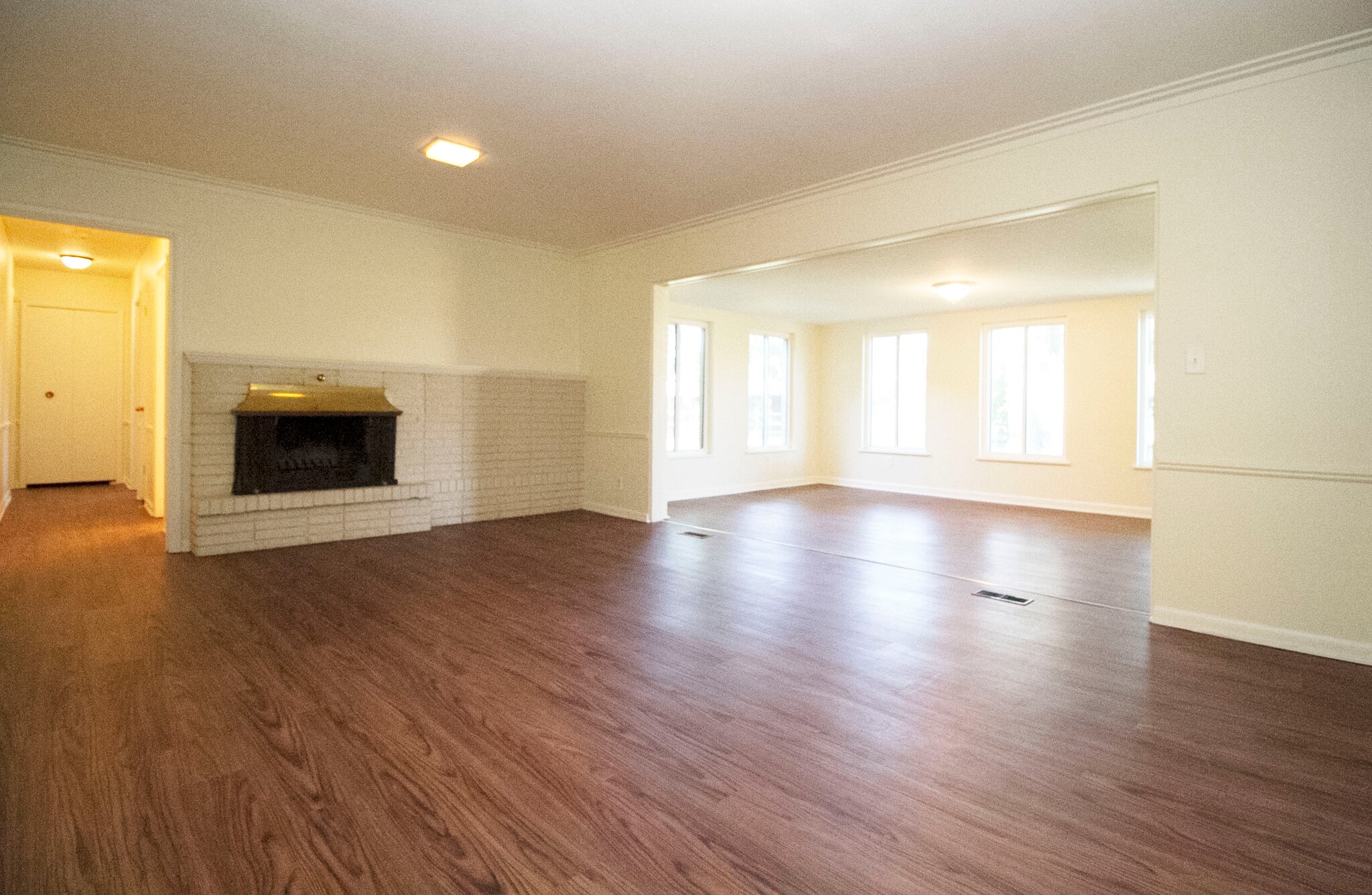 Building Photo - 2545 Amara Dr