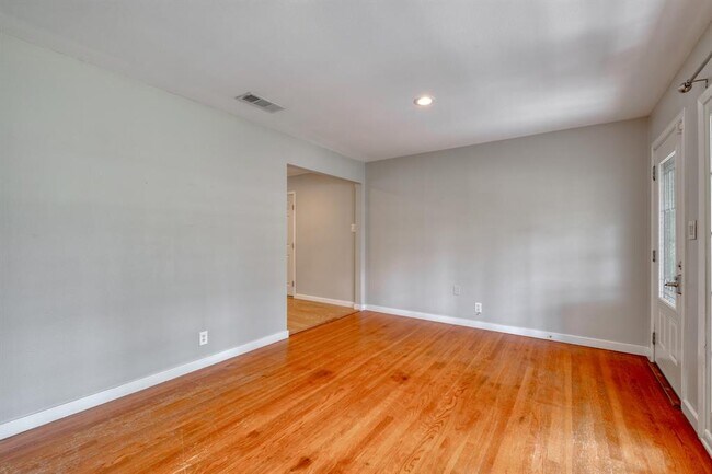 Building Photo - 8202 Polar Dr