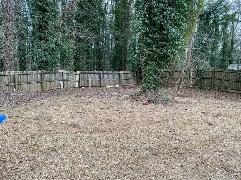 Building Photo - 1970 Wells Dr SW