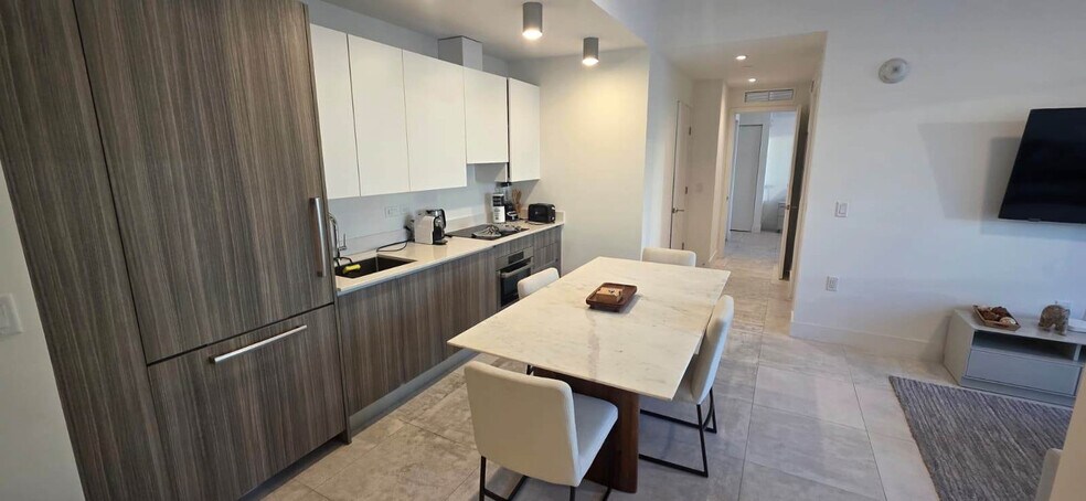 Building Photo - 239 SW 9th St