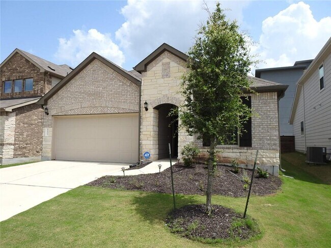 Building Photo - 9903 Quercia Dr