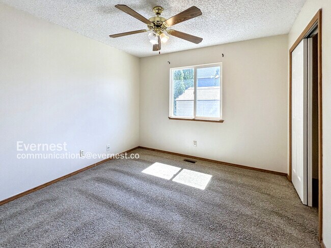 Building Photo - 4939 Chariot Dr