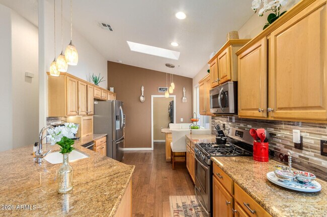 Building Photo - 3341 E Fremont Rd