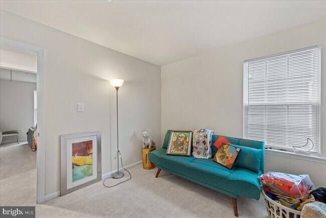 Building Photo - 9437 Rolling Green Dr