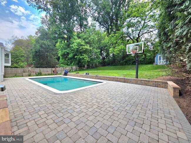Building Photo - 8300 Beech Tree Rd