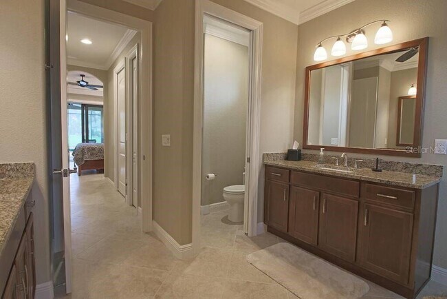 Building Photo - 1125 Rotonda Cir