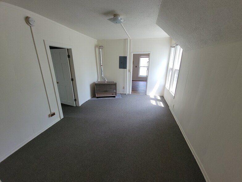 Building Photo - 514 Niagara St