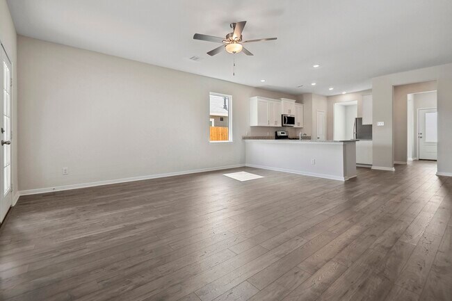 Building Photo - 15885 Berry Hl Dr