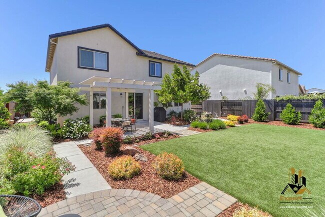 Building Photo - 8256 Schellhous Dr