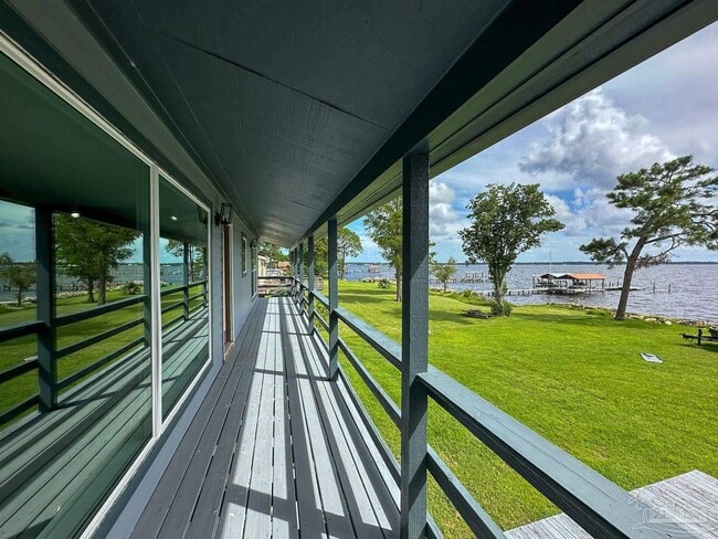 Building Photo - 3555 Mai Kai Dr