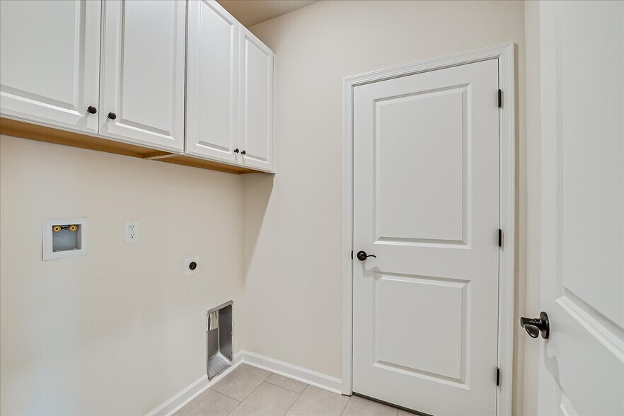 Building Photo - 624 Sadie Cir