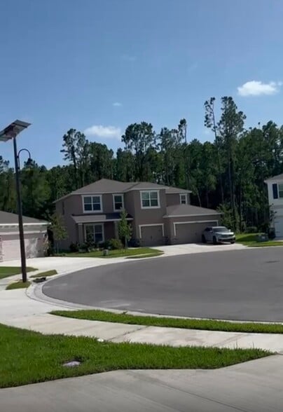 Cul de sac - 6856 Daintree Ct