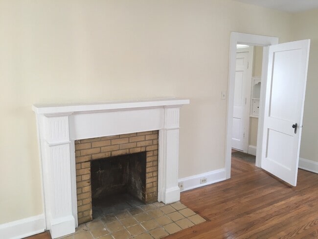 Building Photo - 170 20th St NE
