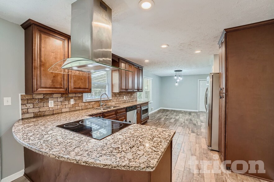 Building Photo - 105 Cook Ln