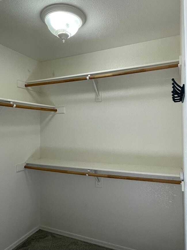 Building Photo - LAKE1335