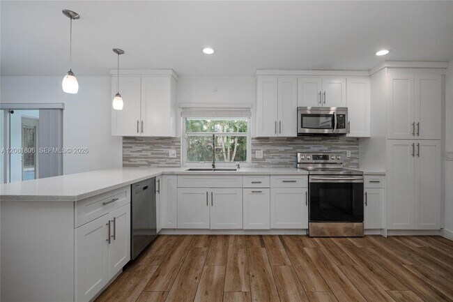 Building Photo - 7460 NW 7th Ct