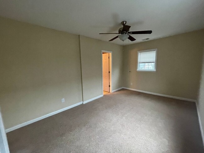 Building Photo - Chesterfield Heights