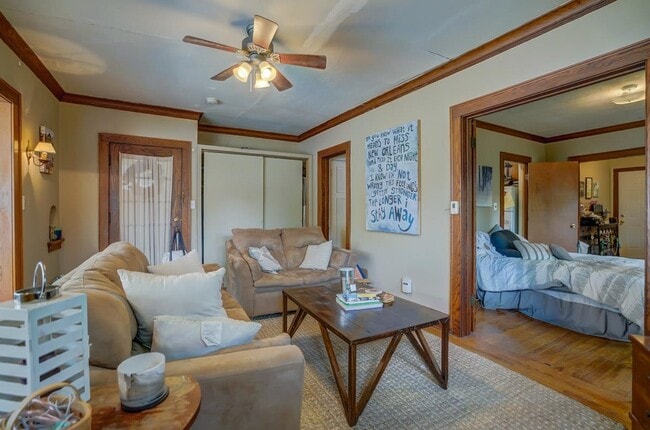 Building Photo - 2652 Milwaukee St