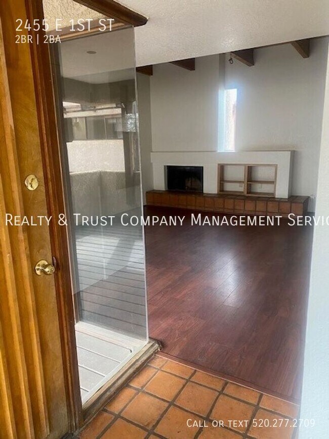 Building Photo - 2455 E 1st St