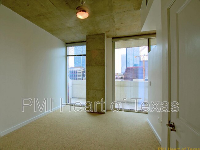 Building Photo - 360 Nueces St