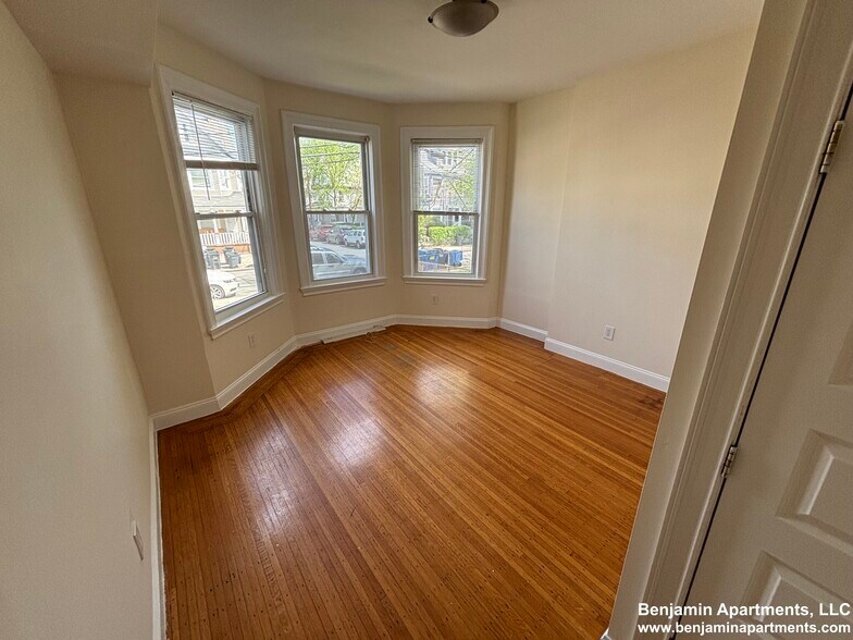 Primary Photo - 41 Ashford St