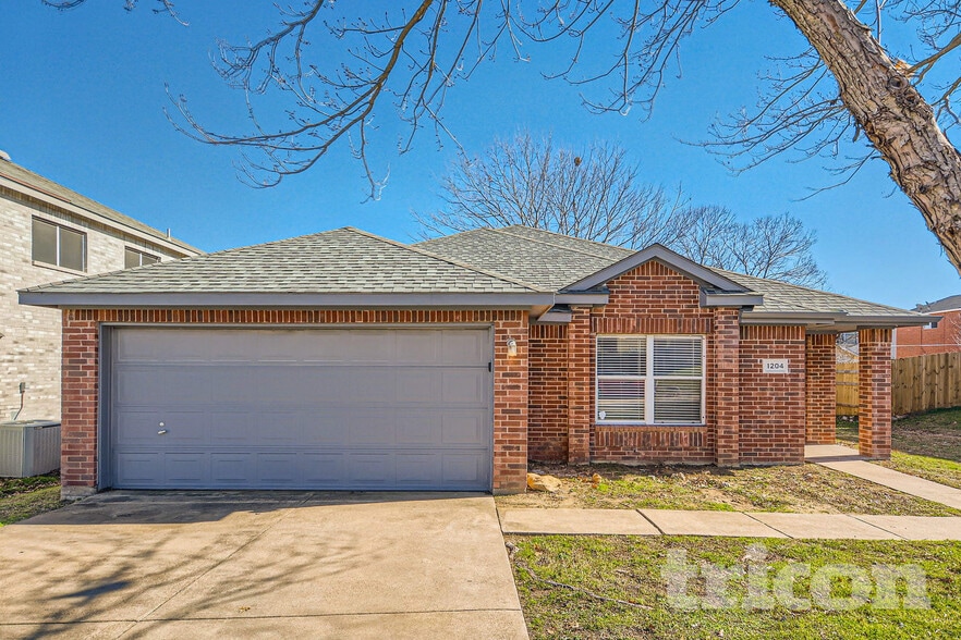 Building Photo - 1204 Crabtree Ct