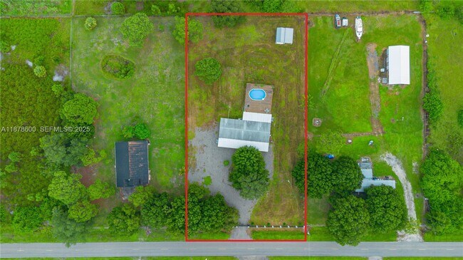 Building Photo - 755 N Quebrada St