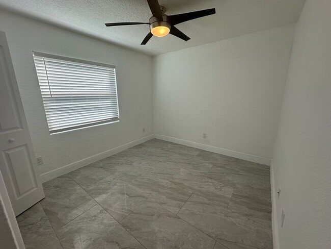 Building Photo - Charming Downtown Orlando Half Duplex – Yo...