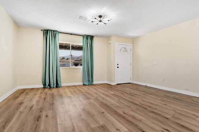 Building Photo - 458 W Bon Air Dr