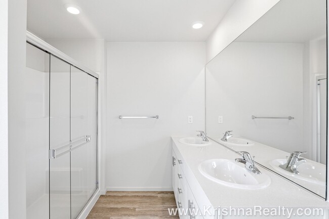 Building Photo - 5 BD | 3 BA | Brand New Construction | East Park Village | Salem Home!