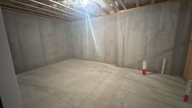 Building Photo - 5365 Travers Ln