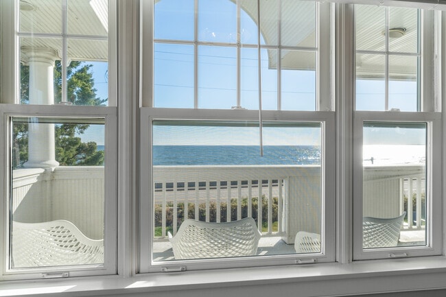 Building Photo - 207 Beach Ave