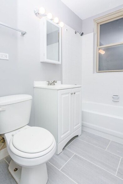 Building Photo - 7130 S Jeffery Blvd