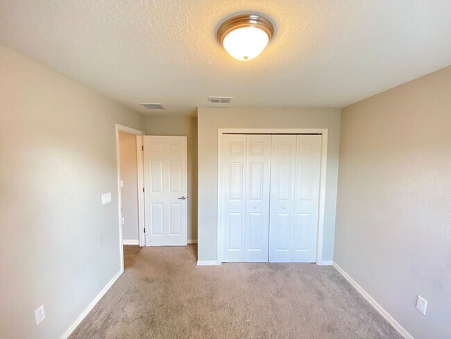 Building Photo - 188 Foxtail Loop