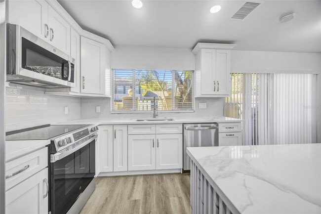 Building Photo - 11728 Raintree Dr