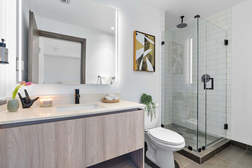 Building Photo - 398 NE 5th St