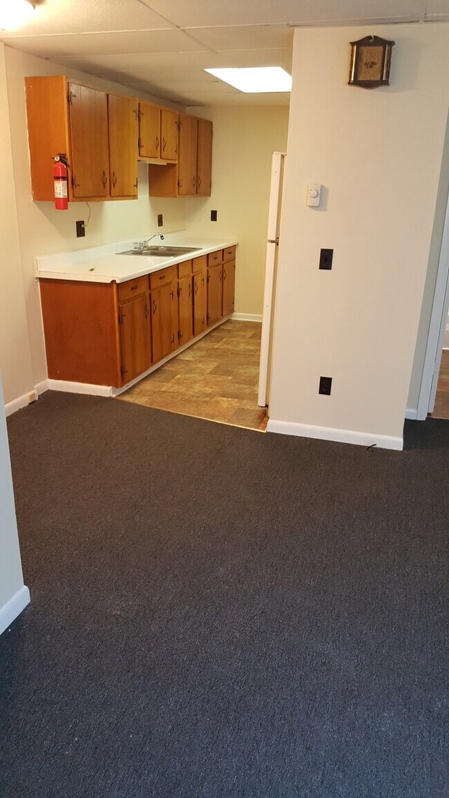 Second Floor 2 Bedrooom Apartment For Rent... 17 Lawrence St Lyons NY