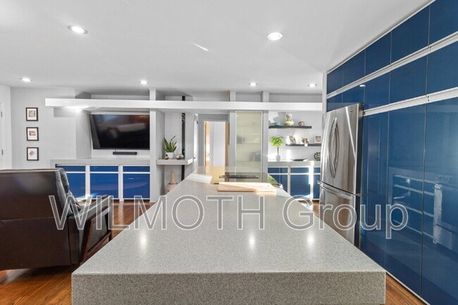 Building Photo - 10327 Orchard Park Dr W