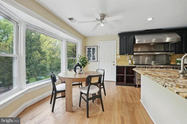 Building Photo - 8121 Briar Creek Dr